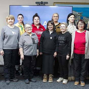 Участники литературного семинара с писательницей Забарова С.В. Фото Сергея Терещенко