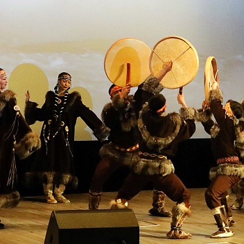 Выступление ансамбля «Эргырон». Фото Сергея Терещенко