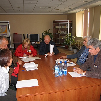 Заседание жюри конкурса   в публичной библиотеке им. В.Г. Тан-Богораза. 2008 г.