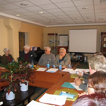 Встреча членов жюри с участниками конкурса в в публичной библиотеке им. В.Г. Тан-Богораза. 2006 г.
