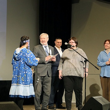 Диплом Гайффулина О. за I место в номинации «Публицистика» получил Сертун В.В. Фото Сергея Терещенко