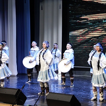 Выступление ансамбля 'Эргырон' на церемонии закрытия. Фото Сергея Терещенко